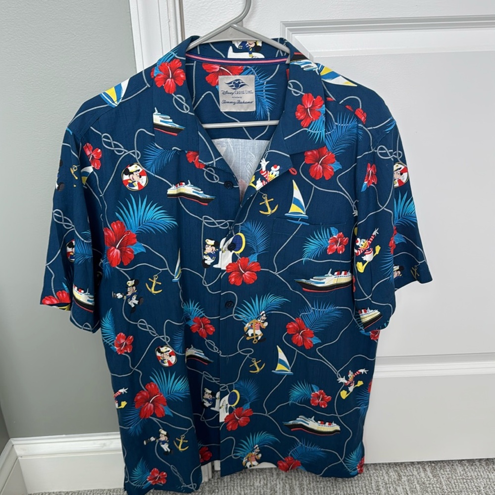 NWOT Men’s Tommy Bahama Disney Cruise Merchandise Shirt